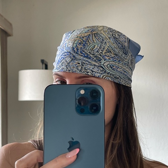 Liberty of London 100% silk scarf - Picture 4 of 4